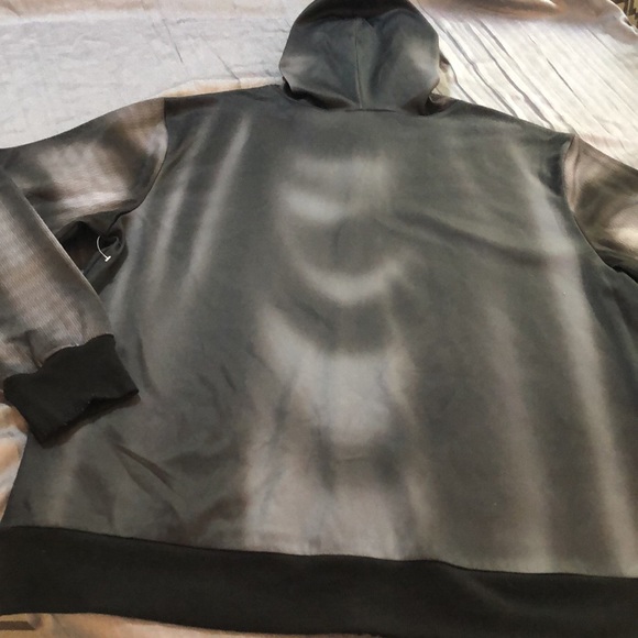 Mens large Batman hoodie. - Picture 4 of 5